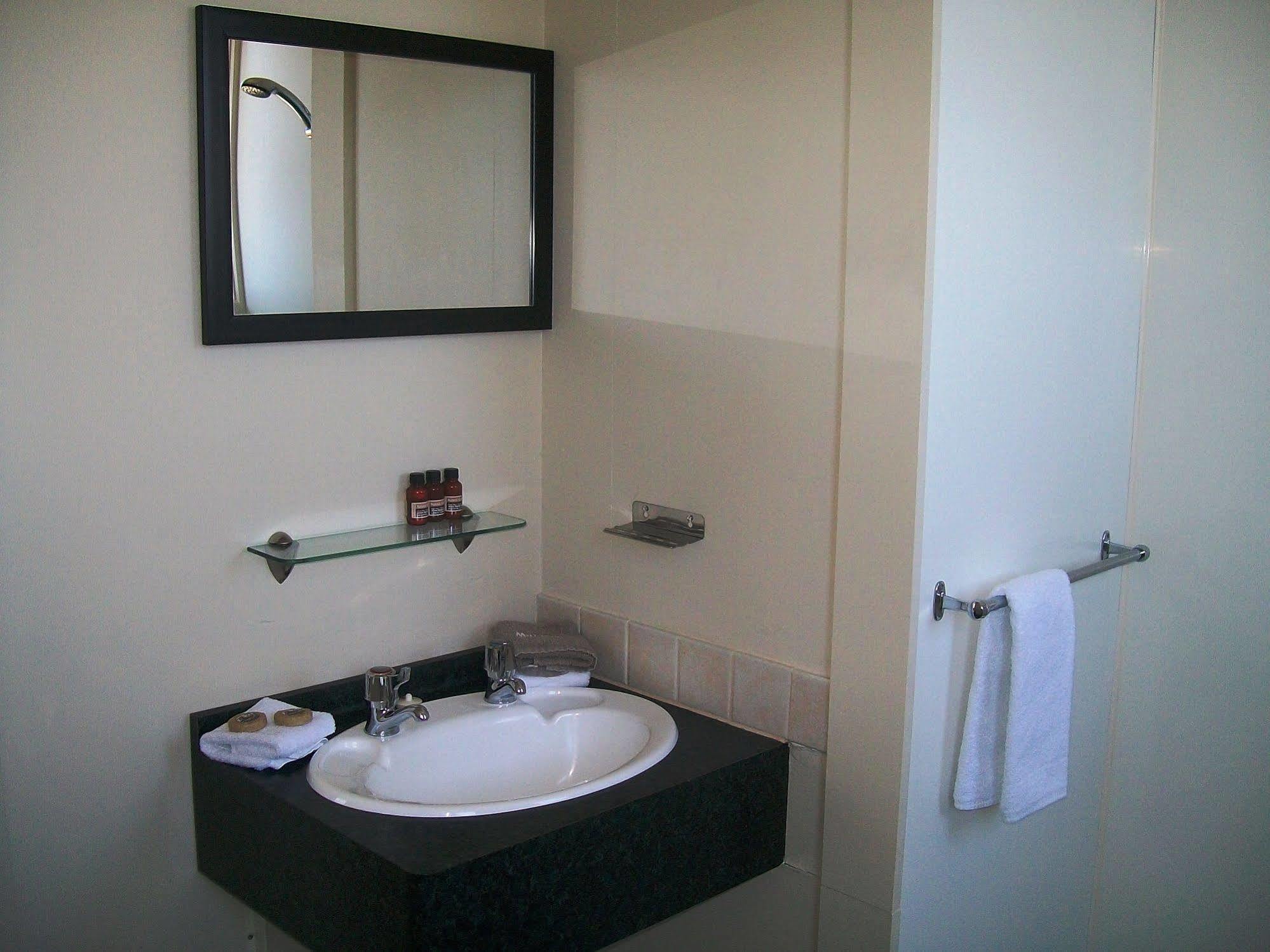 Cedar Court Motel Napier Ngoại thất bức ảnh